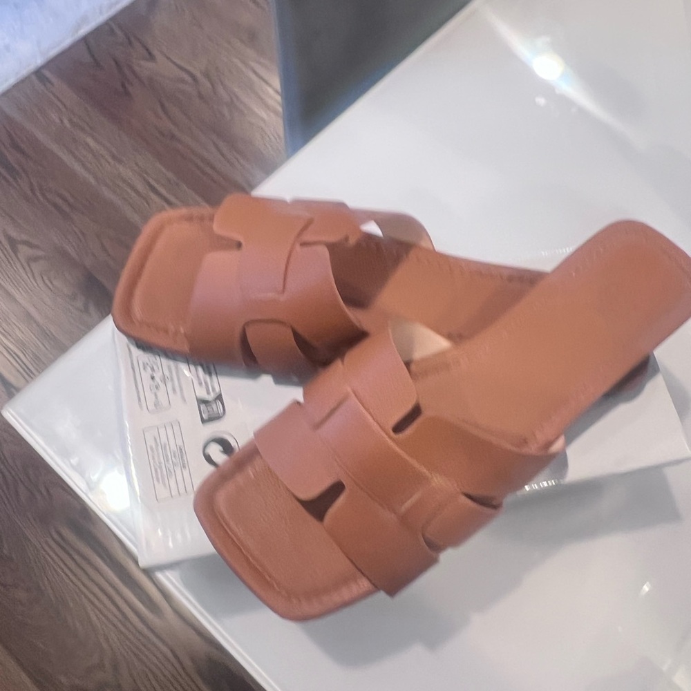 Source Unknown Brown Slide Sandals - Picture 2 of 3